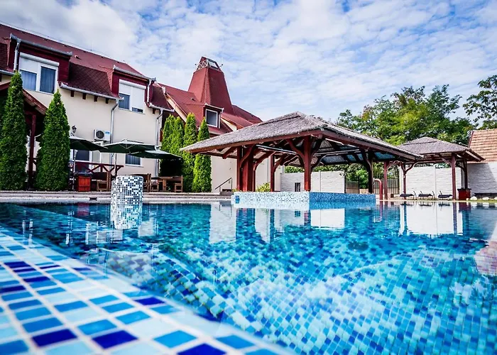 Liza Aqua & Conference Hotel